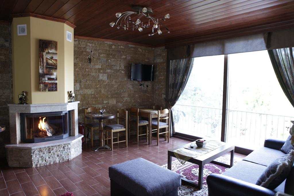 Appartamento Xenonas Platia Káto Loutrákion Esterno foto