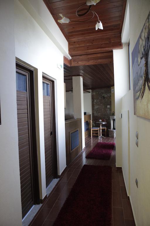 Appartamento Xenonas Platia Káto Loutrákion Esterno foto