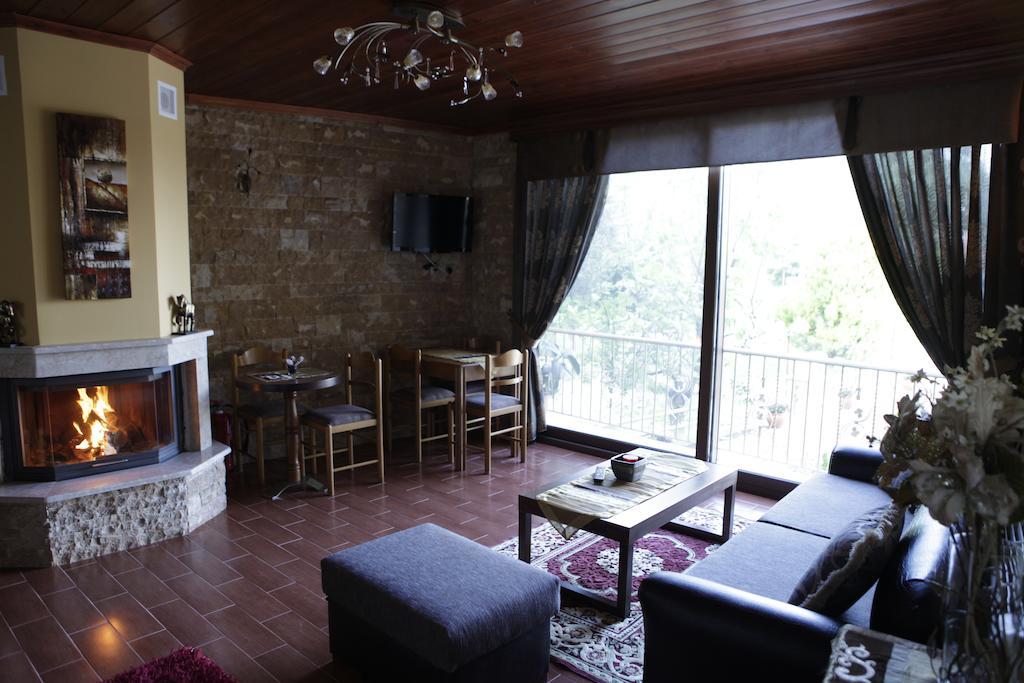 Appartamento Xenonas Platia Káto Loutrákion Esterno foto